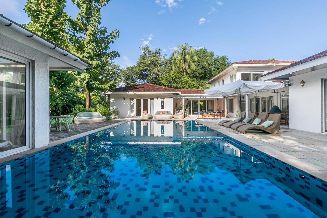 Hamptons Charm By Stayvista Luxury 5Br With Pool, Lawn & Table Tennis Alībāg Exterior foto